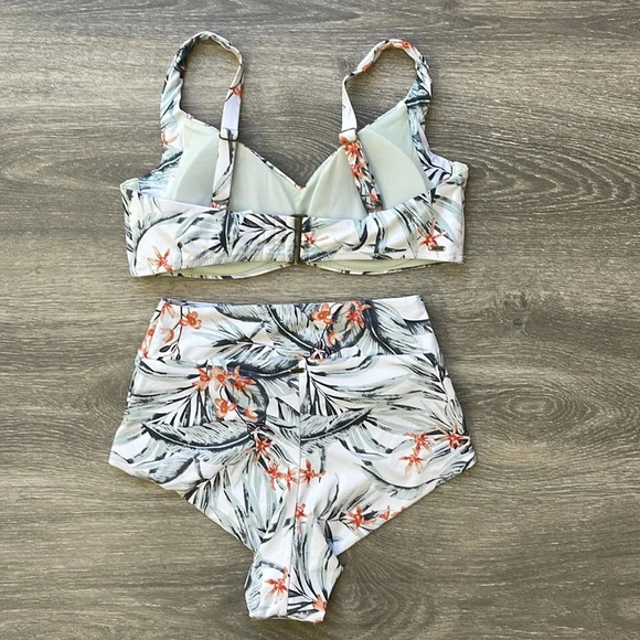Rip Curl Diamond Bay D-DD Bikini Top & Cheeky Hi Pant - Picture 8 of 13